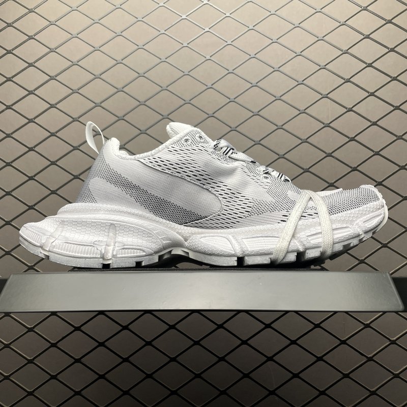 언더아머 x 발렌시아가 3XL 레트로 운동화 001-230554