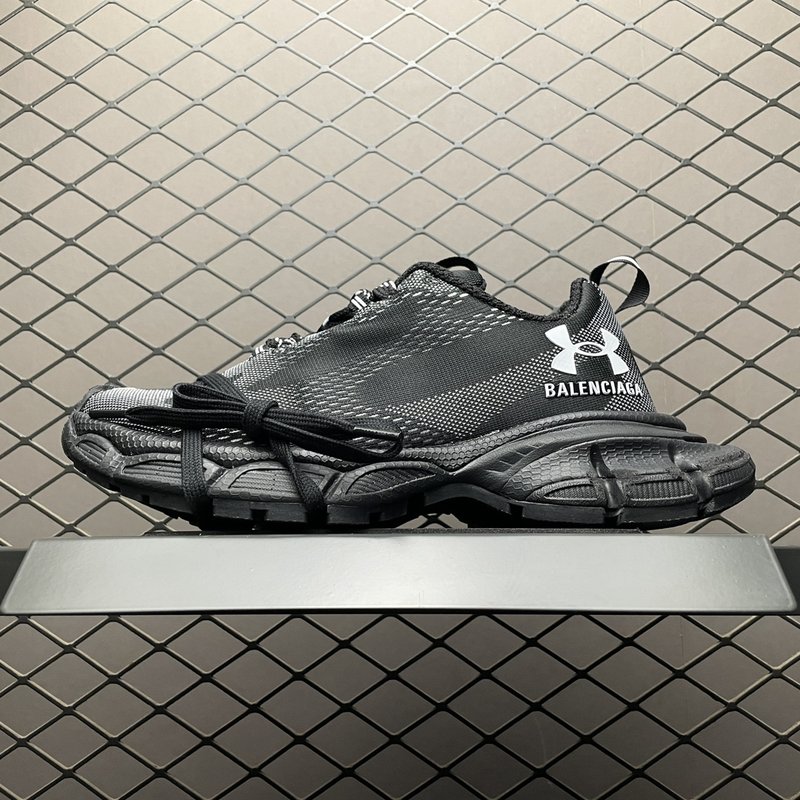 언더암머 x 발렌시아가 3XL 레트로 스니커즈 001-230556