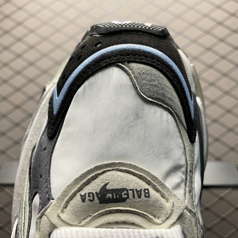 발렌시아가 러너 빈티지 스니커즈 001-230571