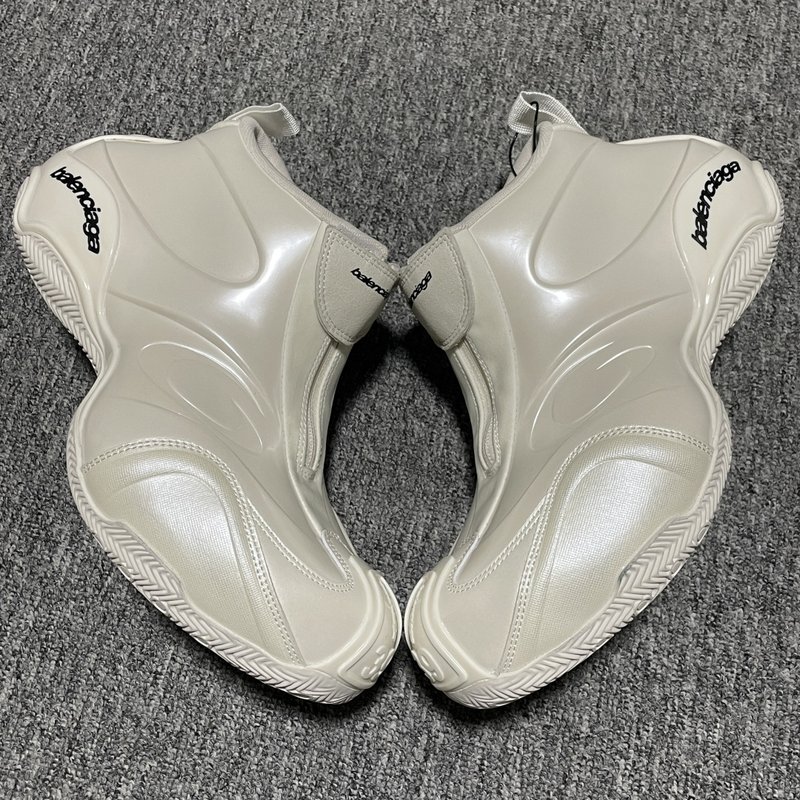 발렌시아가 Basketball 빈티지 스니커즈 001-230654