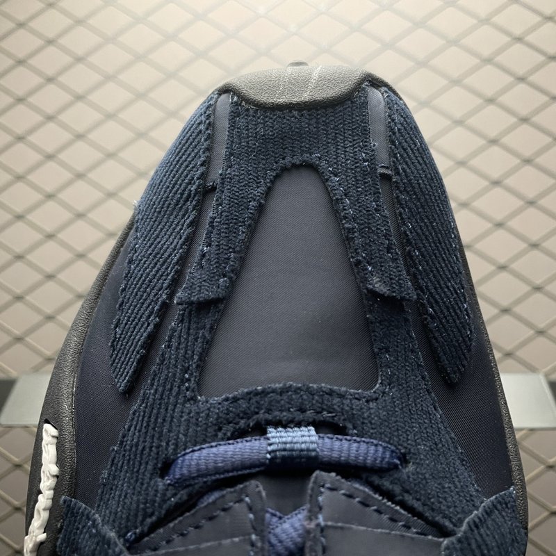 발렌시아가 먼데이 울트라 빈티지 스니커즈 001-230704