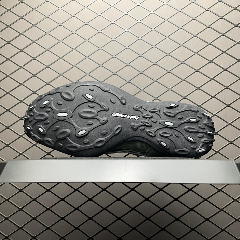 발렌시아가 먼데이 울트라 빈티지 슈즈 001-230713