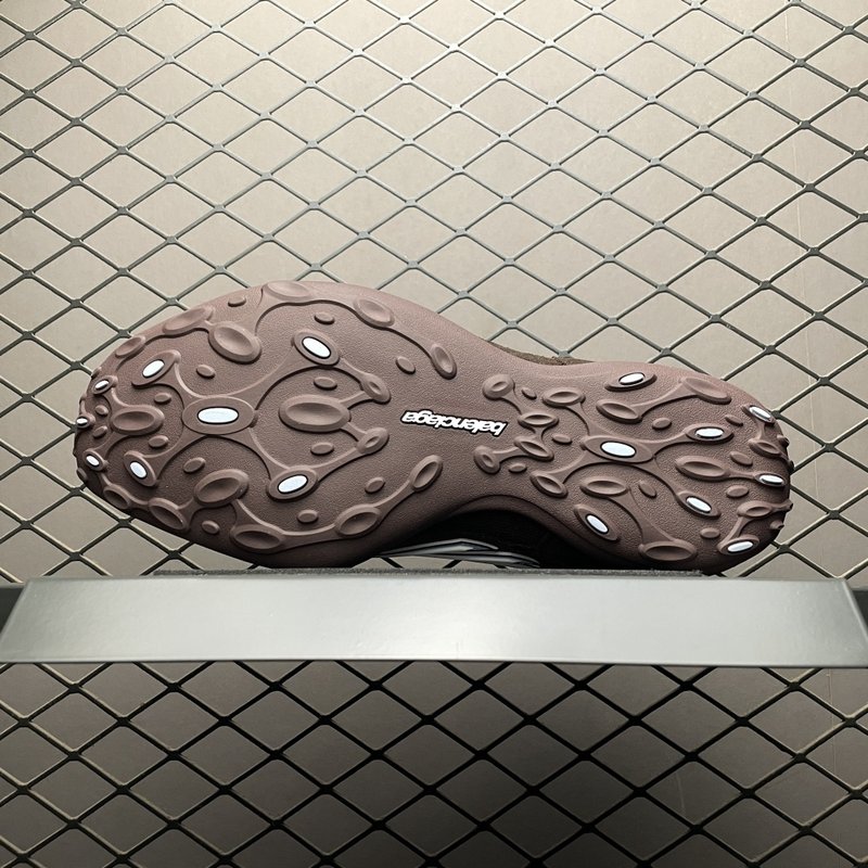발렌시아가 먼데이 울트라 빈티지 스니커즈 001-230714