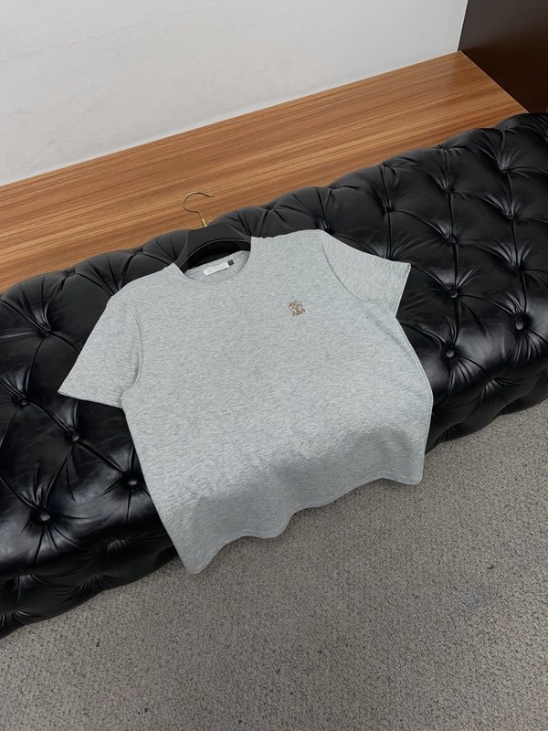 봄여름 신상 라운드넥 반팔 자수 티셔츠 001-230818