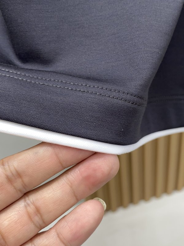 이른 봄 머서화 코튼 라운드 넥 반팔 티셔츠 001-230872