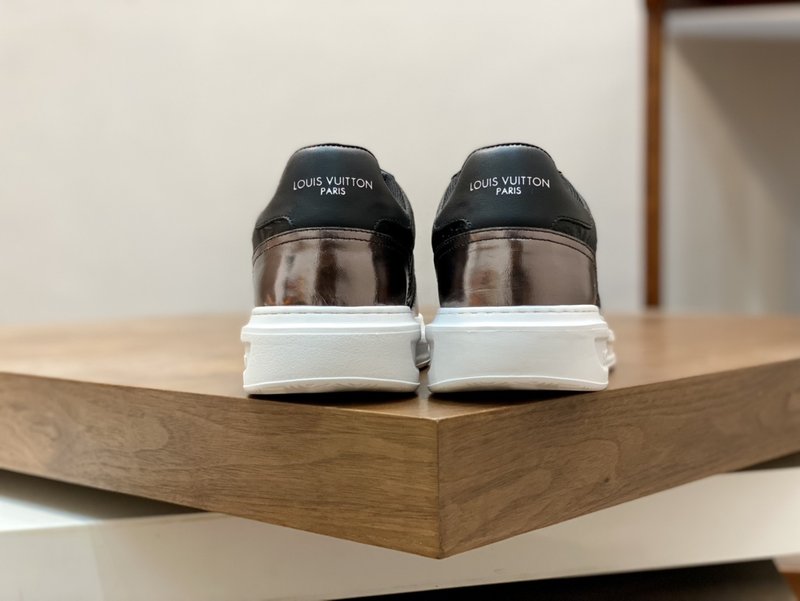 루이비통 남성 소가죽 캐주얼 운동화 001-231238
