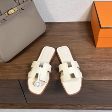 에르메스 H 슬리퍼 오란 샌들 시리즈 벨벳 소재 001-231613