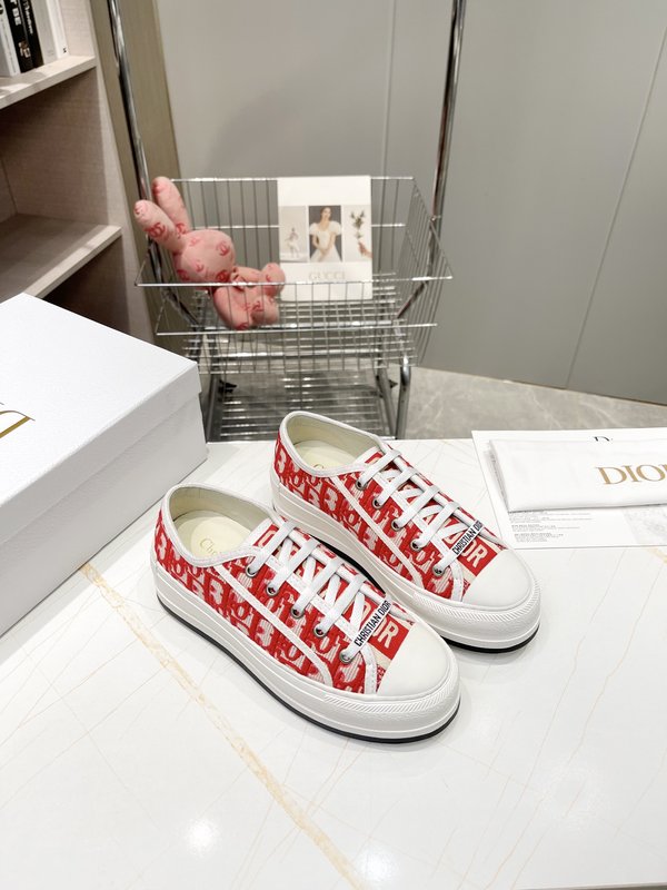 디올 두꺼운 밑단 자수 운동화 001-231829