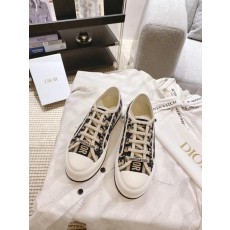디올 두꺼운 밑단 자수 운동화 001-231833