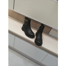 D-메이저 블랙 카프스킨 앵클 부츠 001-231855