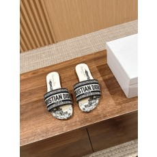 디올 봄여름 신상 자수 가죽 슬리퍼 001-231878