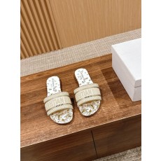 디올 봄여름 신상 자수 가죽 슬리퍼 001-231880