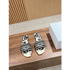 디올 봄여름 신상 자수 가죽 슬리퍼 001-231893