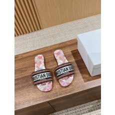 디올 봄여름 신상 자수 가죽 플랫 샌들 001-231897