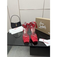 크리스찬 루부탱 스퀘어 토 스트랩 하이힐 001-231920