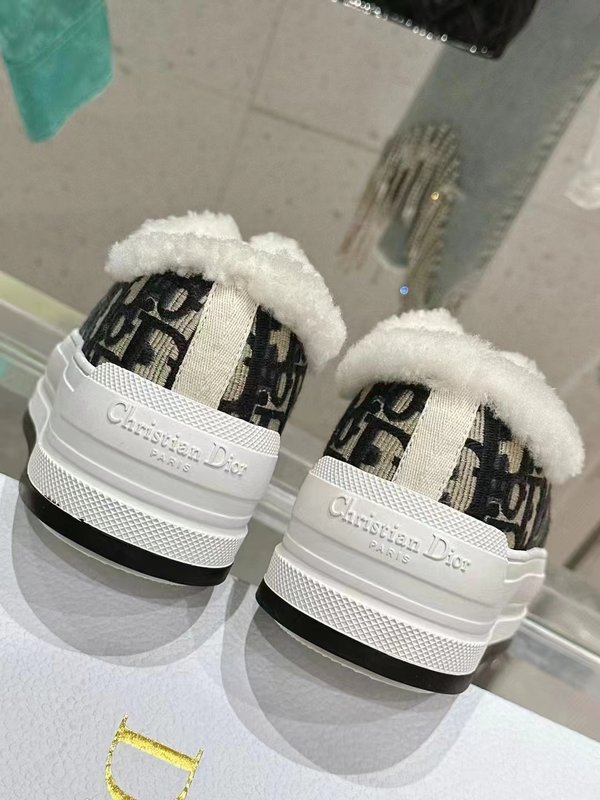 디올 자수 두꺼운 바닥 모피 안감 캐주얼 운동화 001-231928
