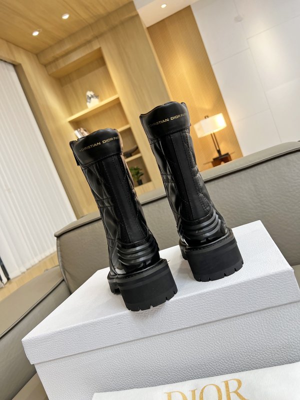 디올 풀그레인 카프스킨 마틴 부츠 001-231940