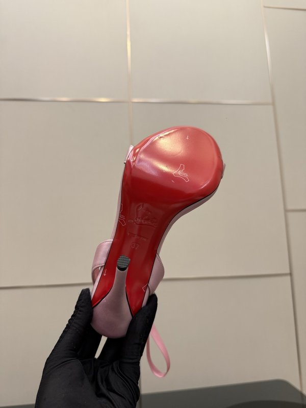 크리스찬 루부탱 레드솔 다이아몬드 하이힐 001-232002