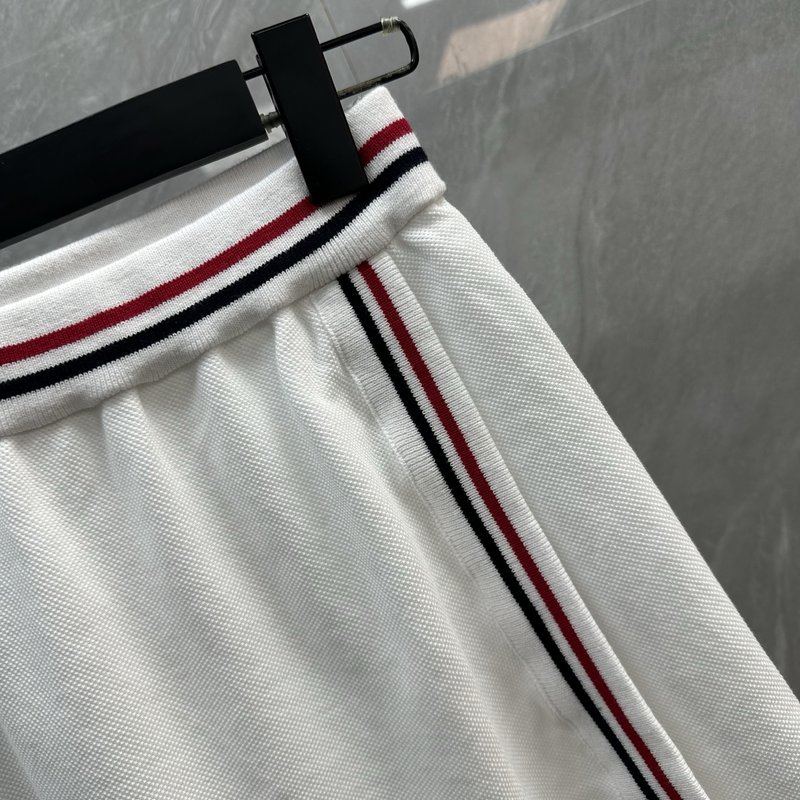 톰브라운 컬러 스트라이프 A 라인 미니스커트 001-232144