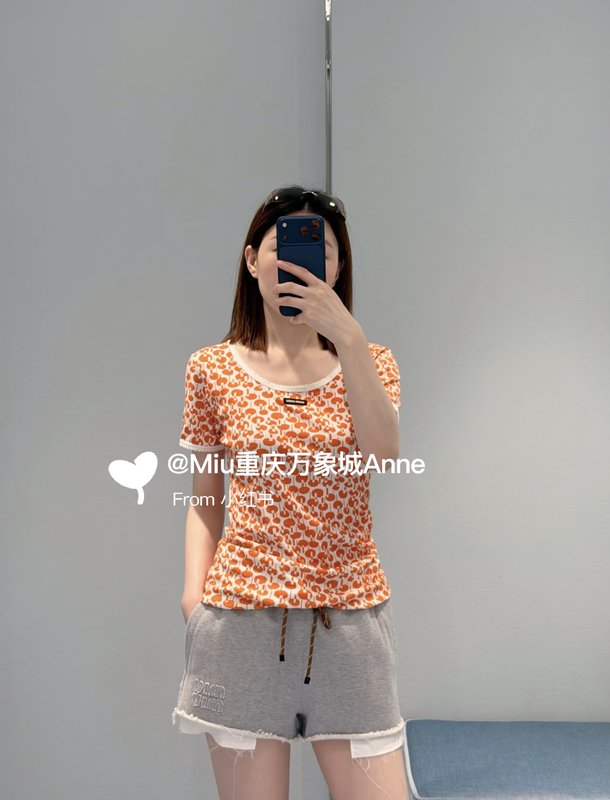 미우미우 오렌지 플라워 라운드넥 반팔 티셔츠 001-232373