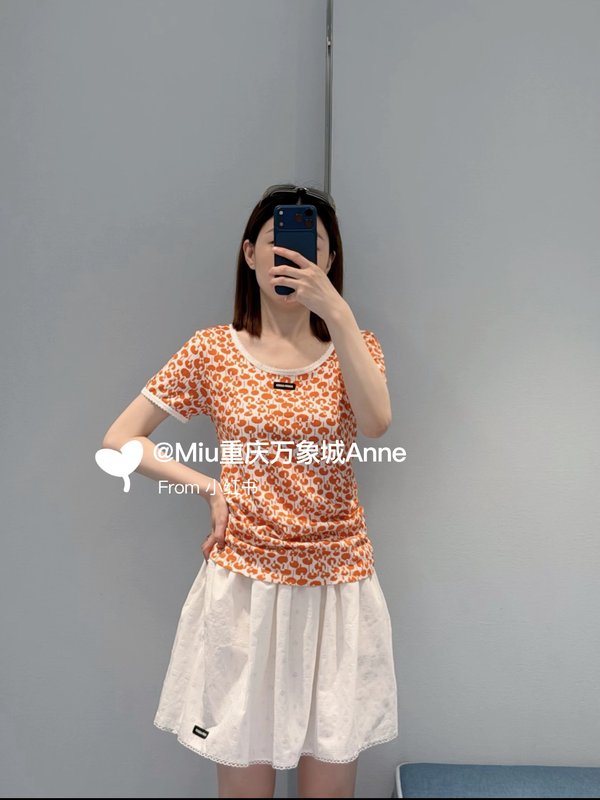 미우미우 오렌지 플라워 라운드넥 반팔 티셔츠 001-232373