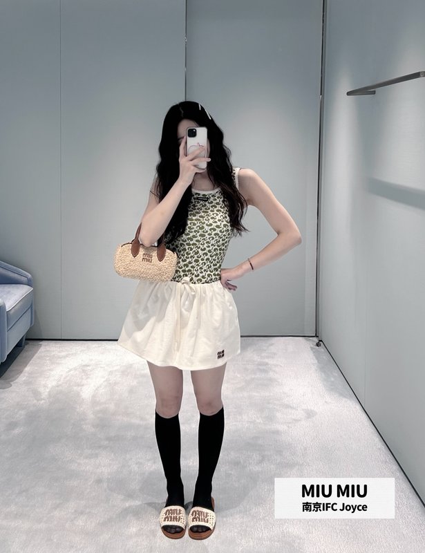 미우미우 그린 프린트 라운드넥 조끼 001-232374