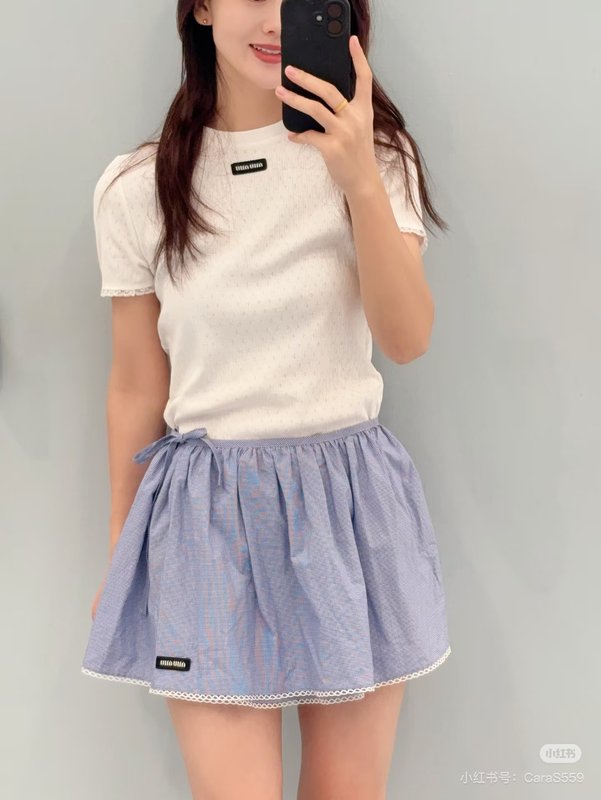 미우미우 레이스 장식 화이트 민소매 001-232388