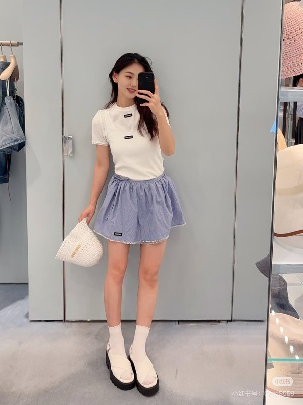미우미우 레이스 장식 화이트 민소매 001-232388