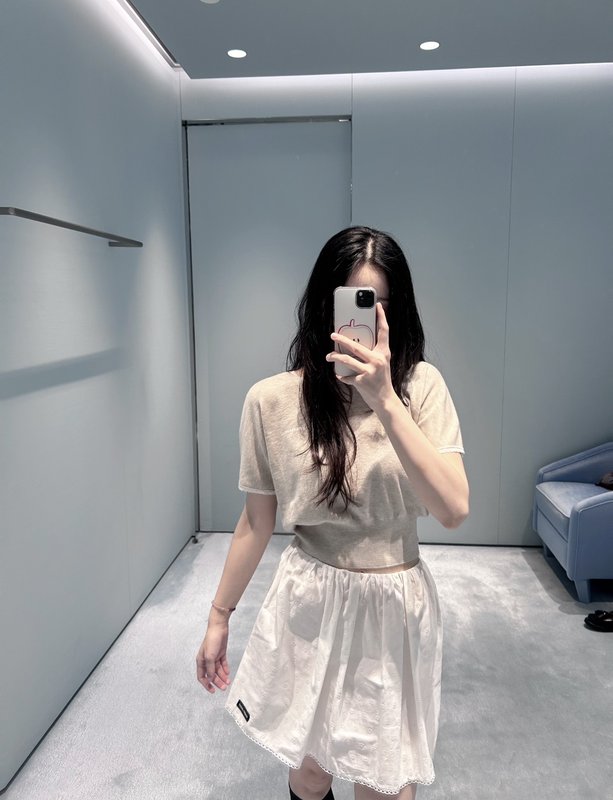 미우미우 스타일 자수 A 라인 미니스커트 001-232391
