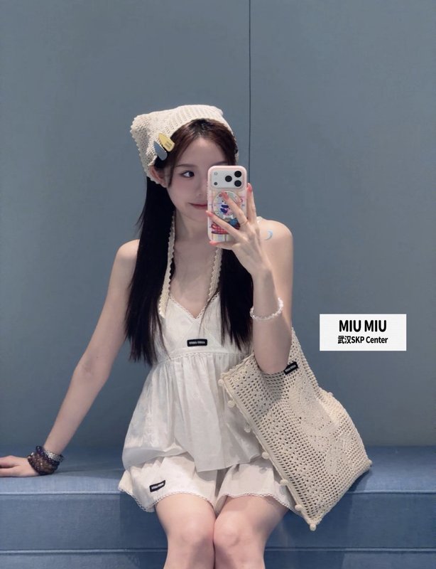 미우미우 스타일 화이트 레이스 자수 V 넥 민소매 원피 001-232396