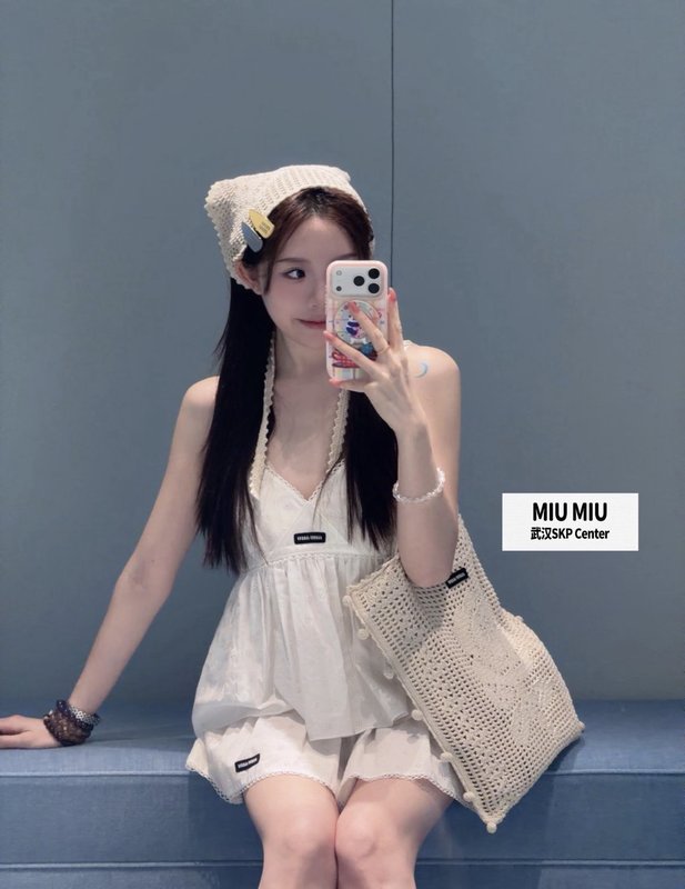 미우미우 스타일 화이트 레이스 자수 V 넥 민소매 원피 001-232396