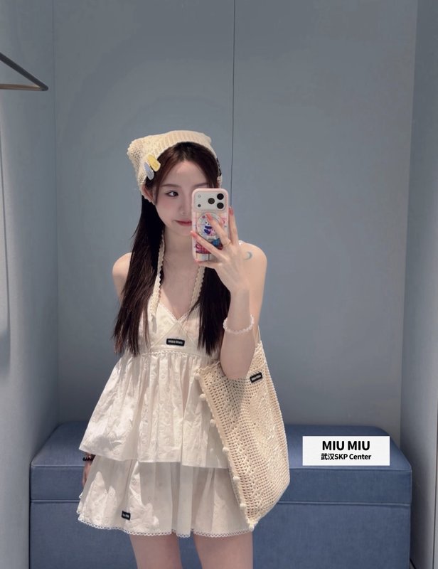 미우미우 스타일 화이트 레이스 자수 V 넥 민소매 원피 001-232396