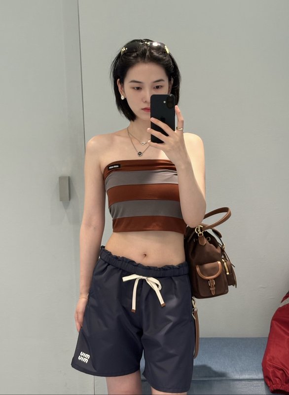 미우미우 여름 네이비 나일론 쇼츠 001-232398