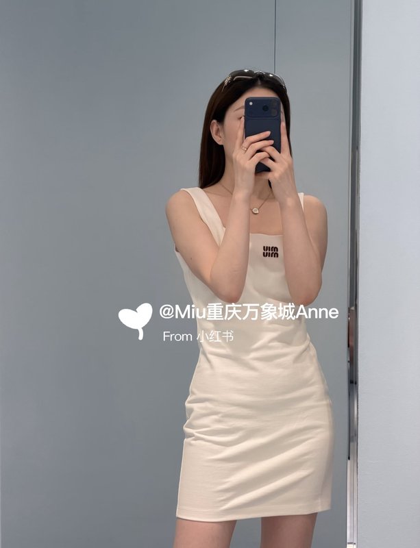 미우미우 스타일 스퀘어 넥 자수 민소매 원피스 001-232447