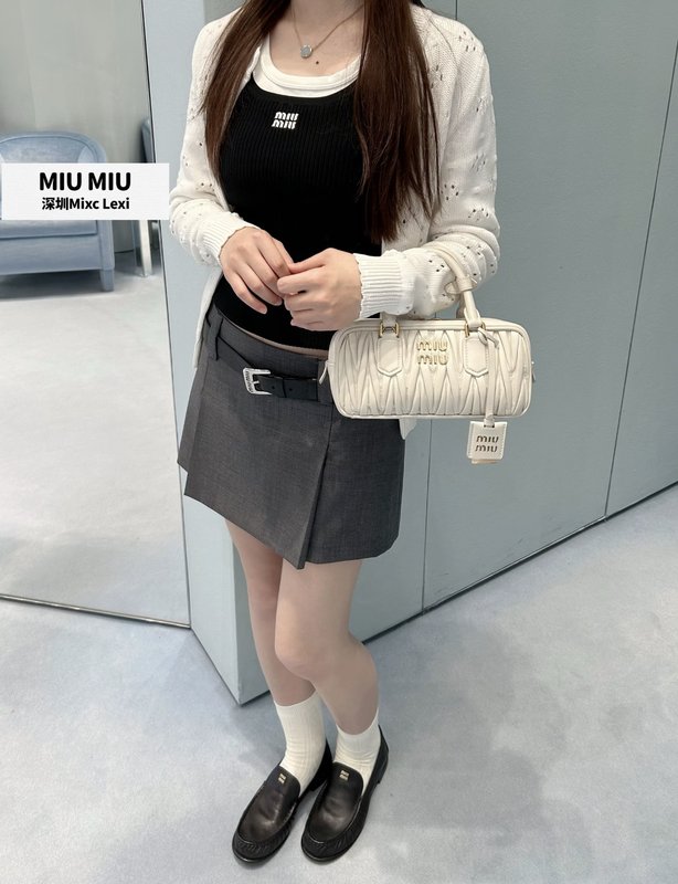 미우미우 울 혼방 플리츠 스커트 001-232455