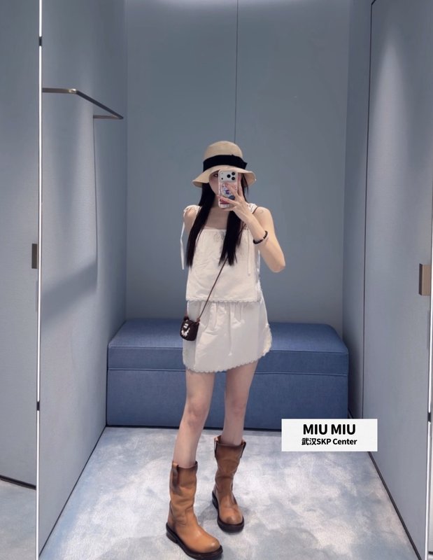 미우미우 여름 스트랩 자수 레이스 민소매 001-232456