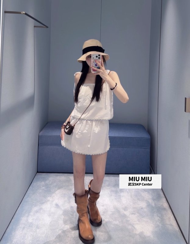 미우미우 여름 스트랩 자수 레이스 민소매 001-232456