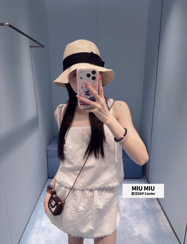 미우미우 여름 스트랩 자수 레이스 민소매 001-232456
