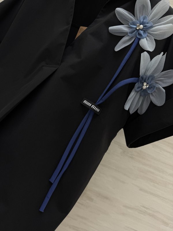 미우미우 스타일 블루 입체 꽃 진주 셔츠 001-232587