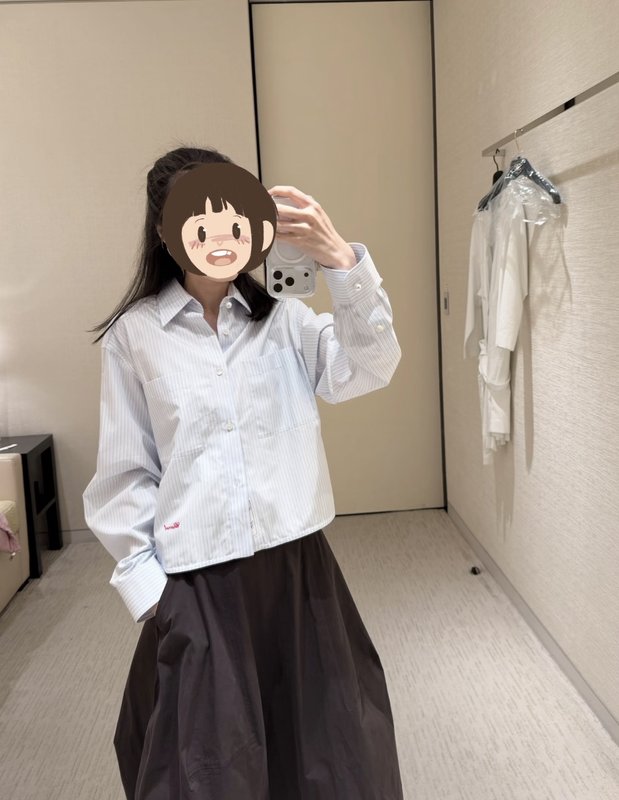 블루 화이트 스트라이프 숏 기장 자수 셔츠 001-232696