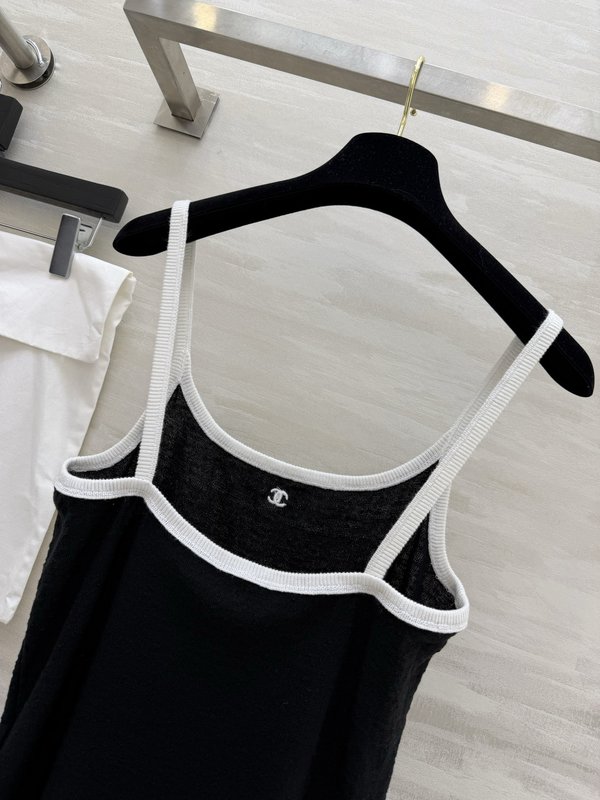 샤넬 블랙 화이트 스팽글 스트랩 탑 001-232819