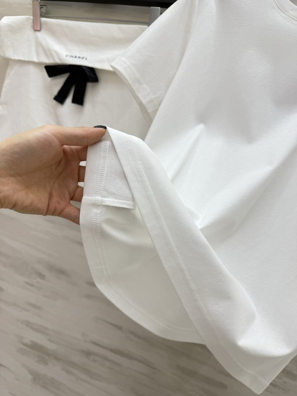 샤넬 진주 장식 숏슬리브 티셔츠 001-232829