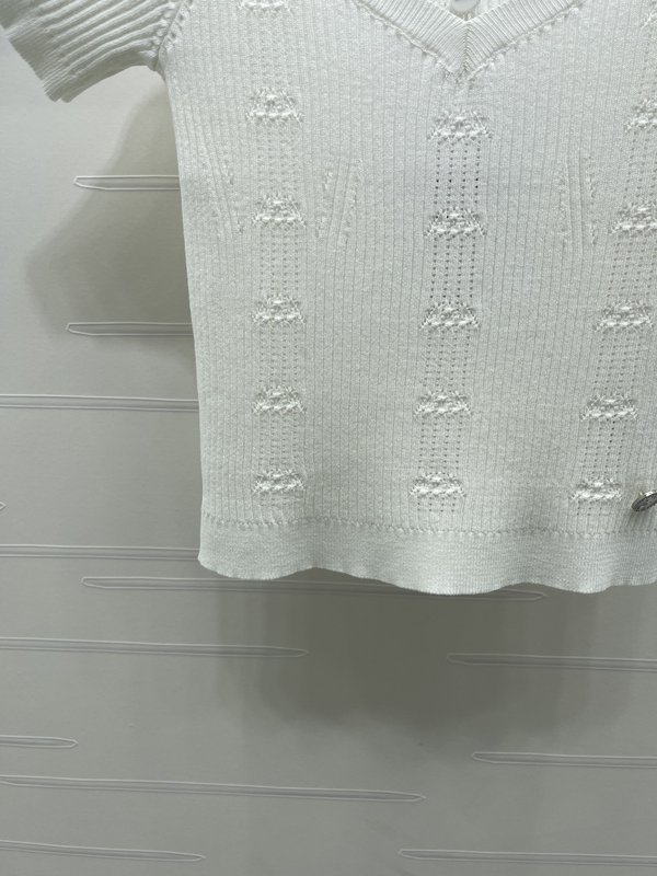 샤넬 하트넥 니트 반팔 티셔츠 001-232832