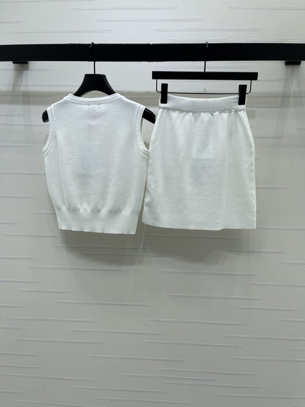 샤넬 봄여름 아이스 실크 니트 조끼 미니스커트 세트 001-232844