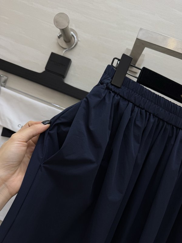 네이비 더블 C 자수 짧은 재킷 플레어 스커트 세트 001-232900