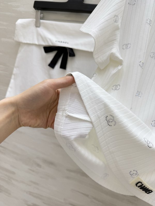샤넬 풀 다이아몬드 로고 니트 티셔츠 001-232959