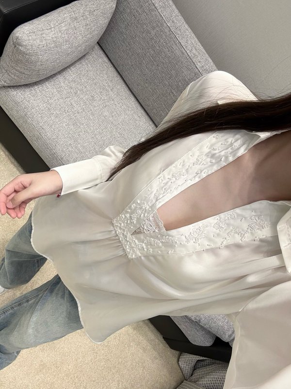 샤넬 새틴 레이스 자수 셔츠 001-232966