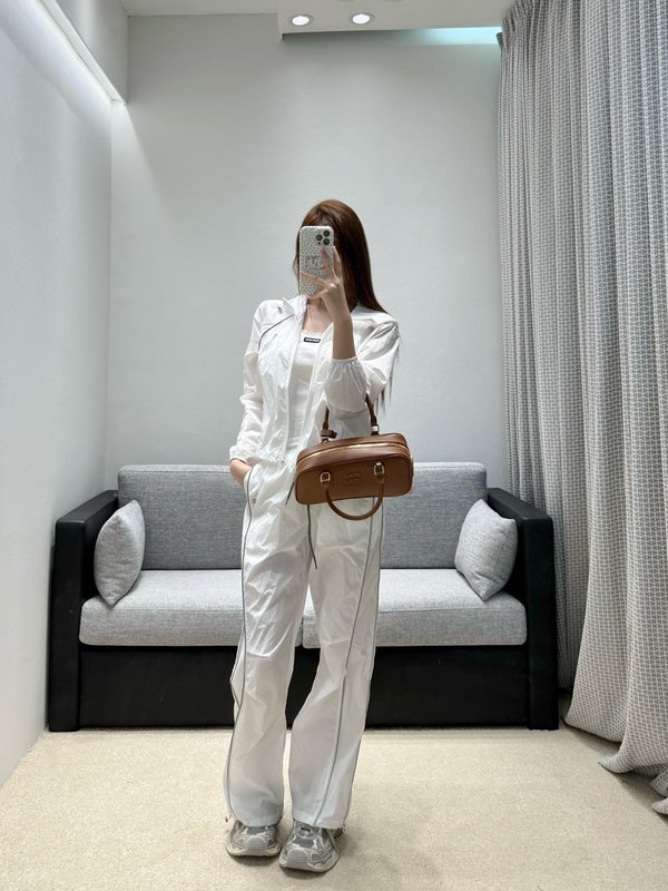 샤넬 봄여름 자외선 차단 후드 재킷 와이드 팬츠 세트 001-233069