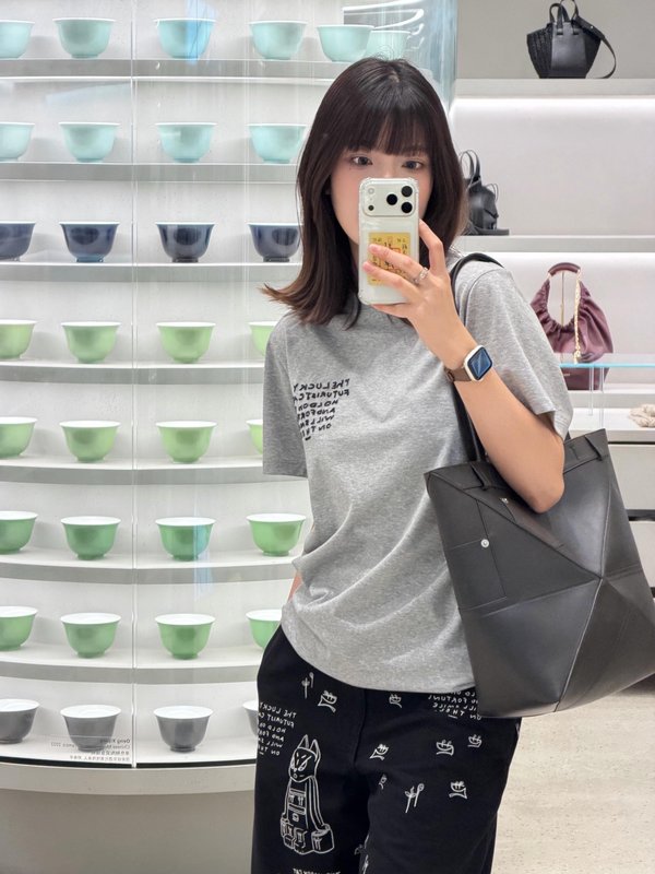 루이뱅 고양이 자수 그레이 반팔 티셔츠 001-233167