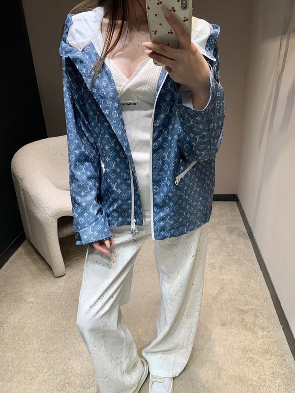 루이비통 모노그램 프린트 후드 트렌치 코트 001-233240